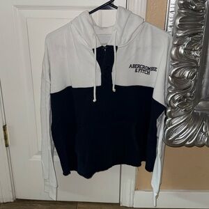Abercrombie & Fitch Cream and Navy Sweatshirt
